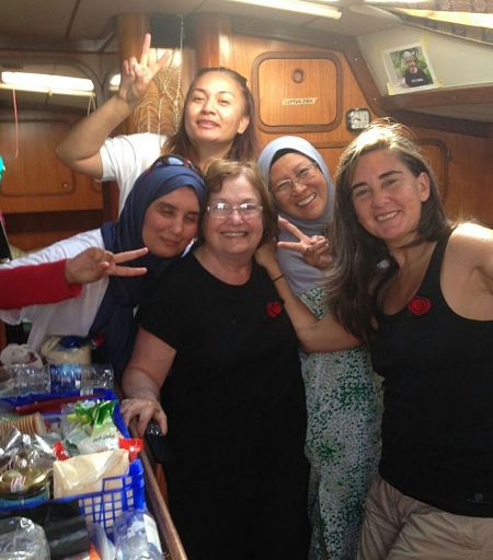 6ème jour : le voilier Zaytouna-Oliva vogue paisiblement vers la Palestine pendant que la marine de l'occupation se prépare à l'intercepter